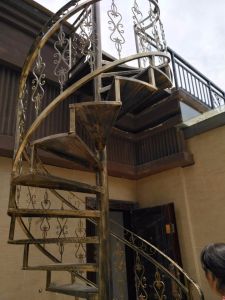 泸州鼎力锌钢铁艺厂-纯钢架楼梯
